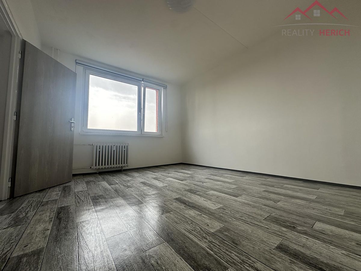 Pronájem bytu 1+1 36 m² – fotografie 2