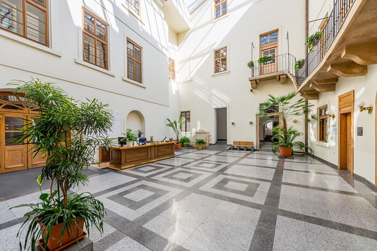 Pronájem kanceláře 168 m² – fotografie 2
