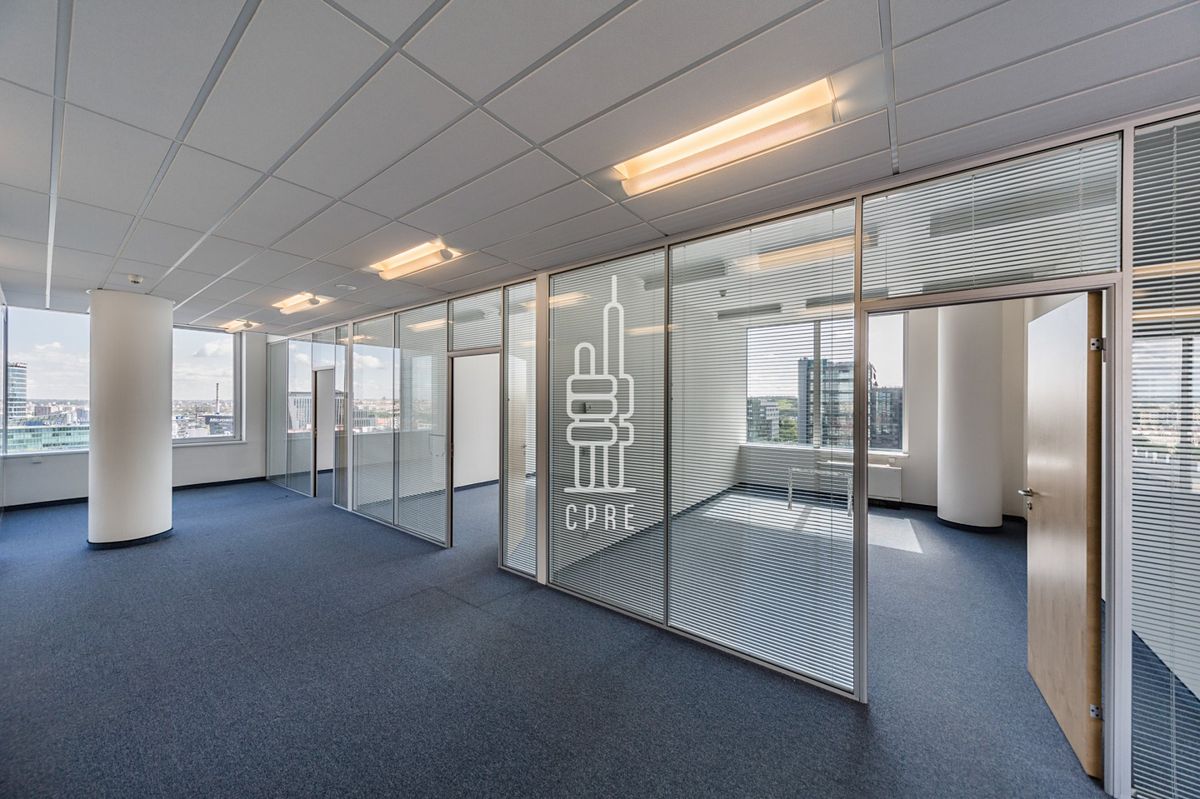 Pronájem kanceláře 733 m² – fotografie 4