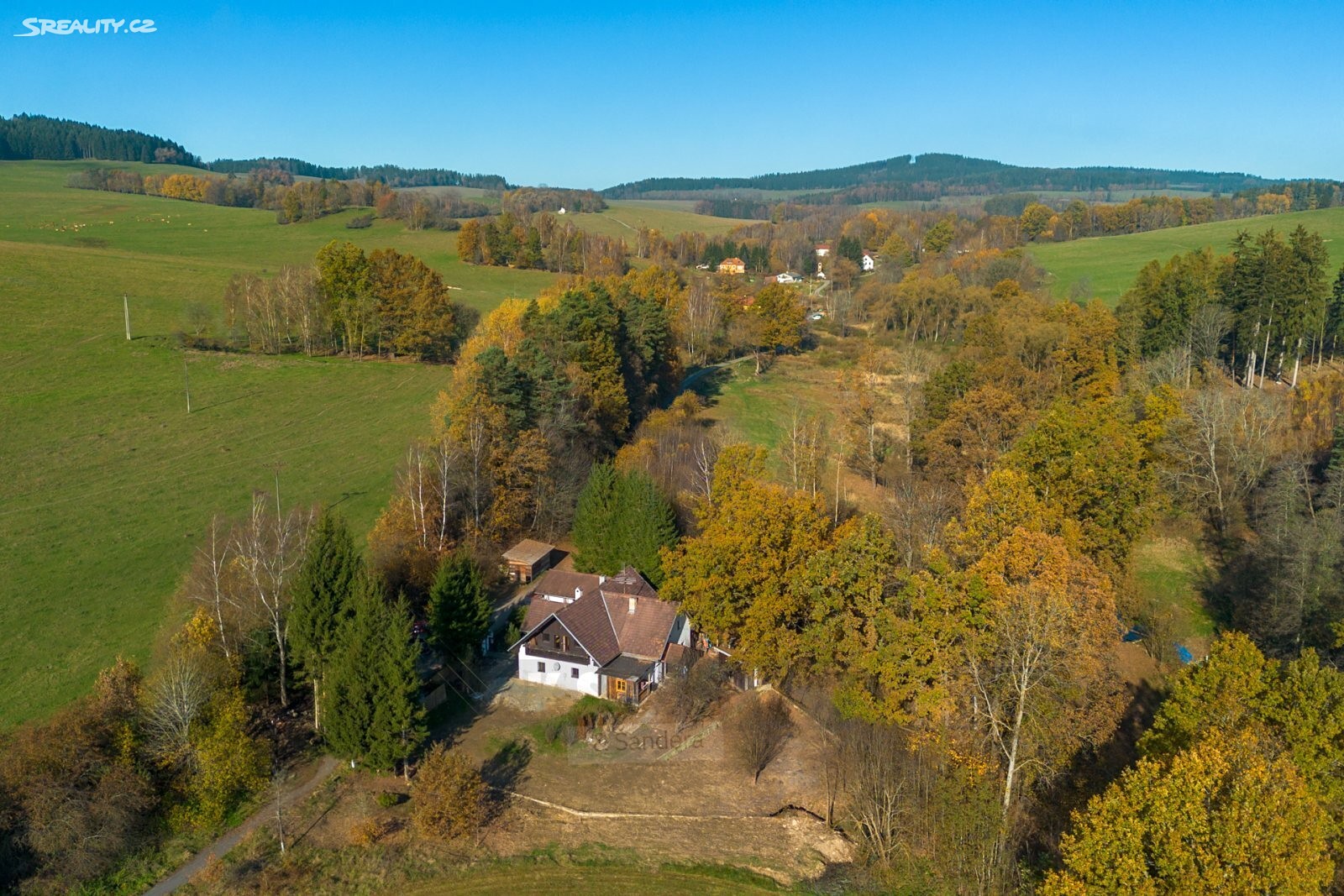 Prodej  rodinného domu 341 m², pozemek 922 m² – další