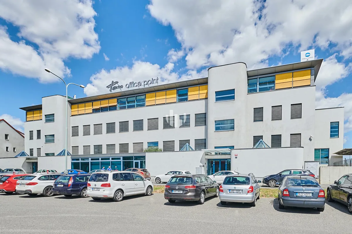 Pronájem kanceláře 400 m²