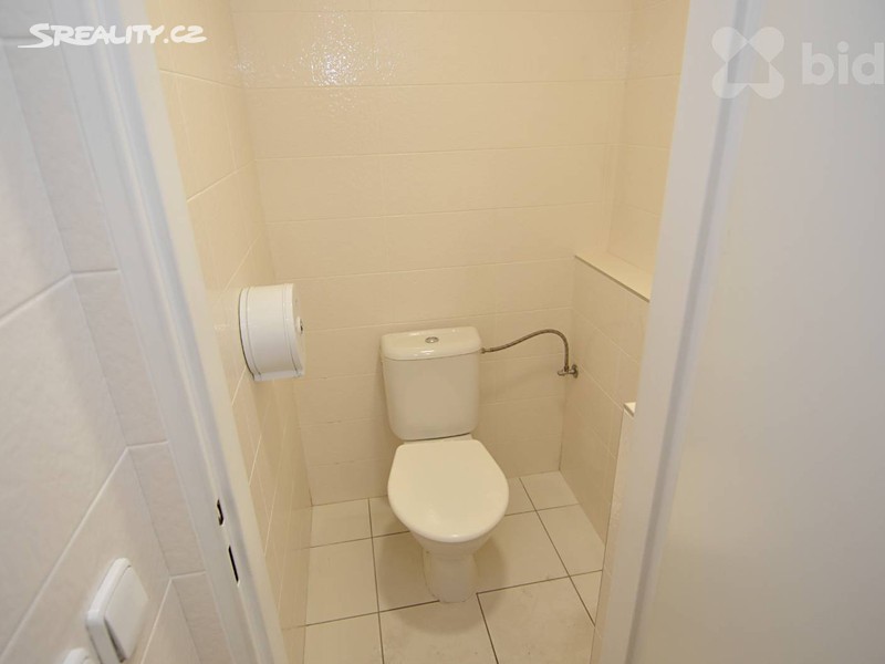 Pronájem obchodního prostoru 43 m² – pohled 6