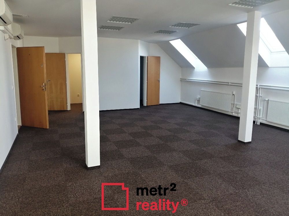 Pronájem kanceláře 75 m² – fotografie 3