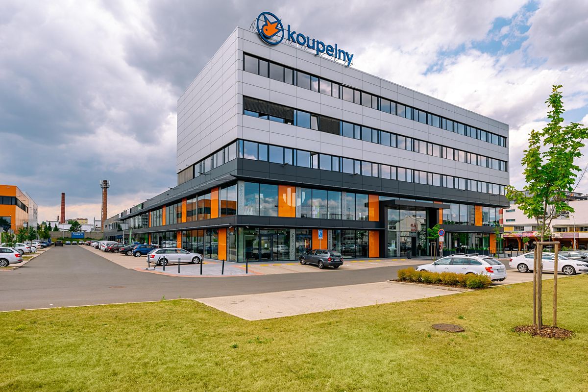 Pronájem kanceláře 200 m²