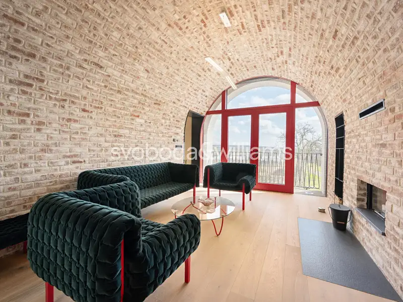 Prodej rodinného domu 503 m², pozemek 399 m², Velké Bílovice – náhled fotky 2