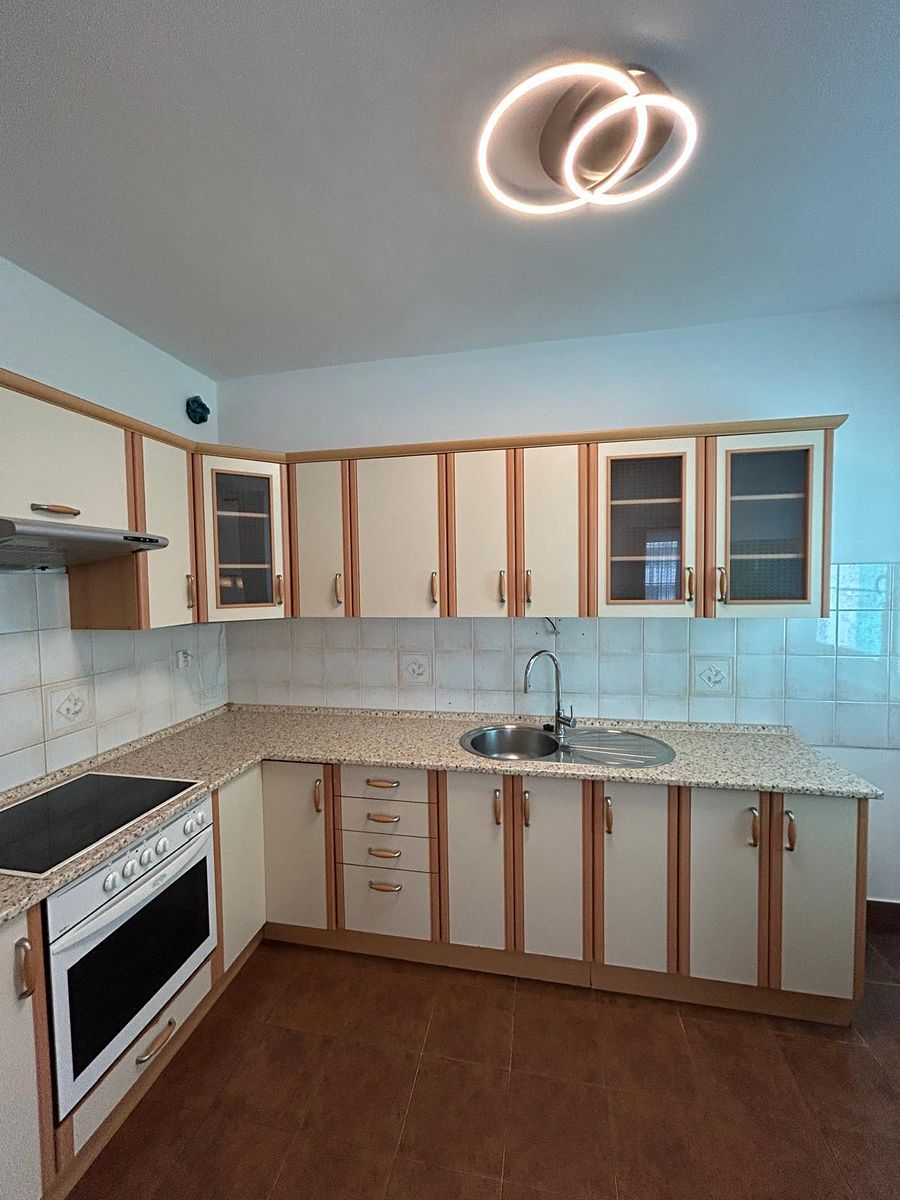Pronájem bytu 2+1 86 m² – fotografie 3
