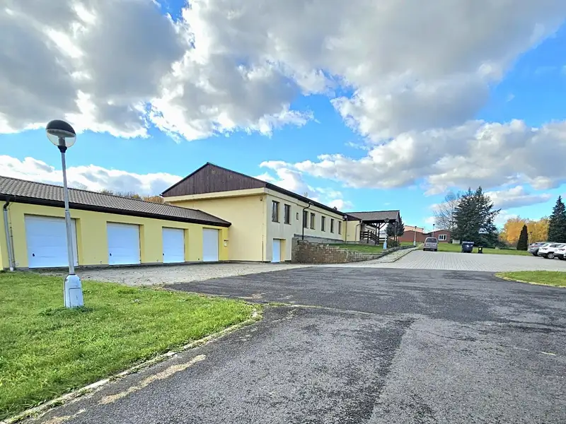 Prodej výrobní haly, prostoru 2409 m², Výškov – náhled fotky 1