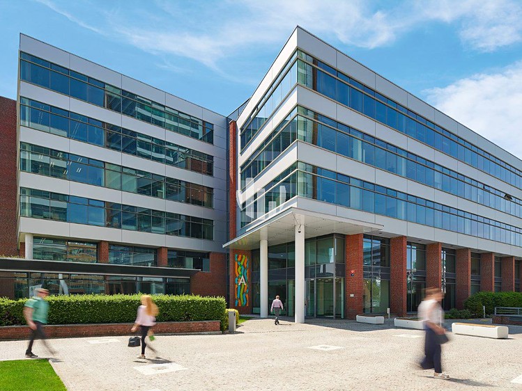 Pronájem komerčního prostoru, 1 163 m² (1 z 10)