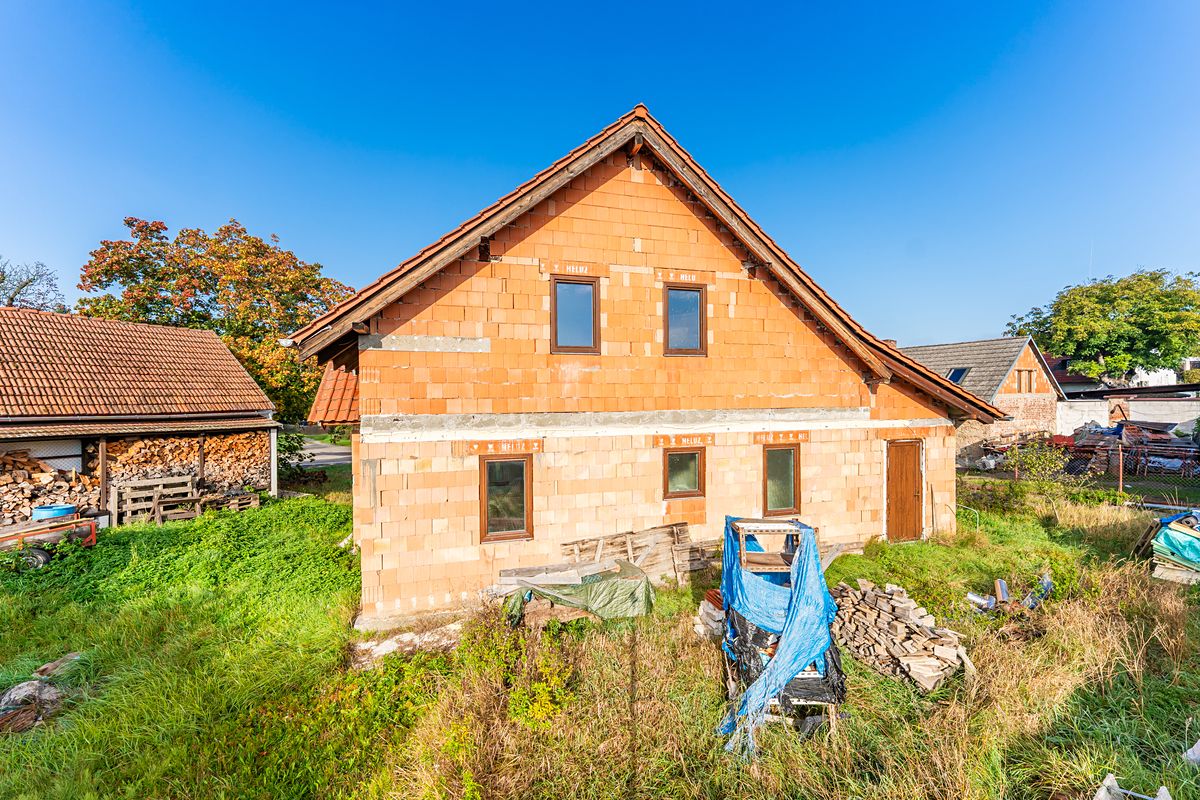 Prodej rodinného domu 167 m², pozemek 951 m² – fotografie 4