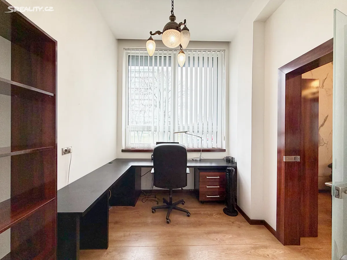 Pronájem kanceláře 70 m² – pohled 2