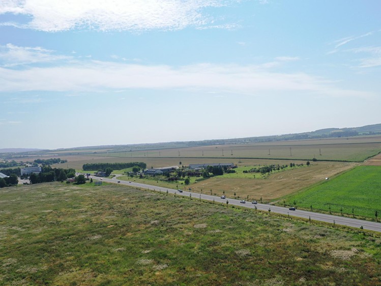 Prodej pozemku, 3 811 m² (3 z 6)