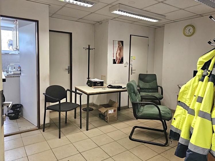 Prodej komerčního prostoru, 978 m² (21 z 29)