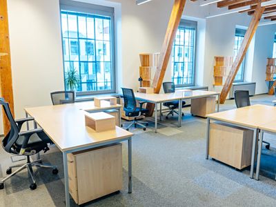 Pronájem kanceláře 297 m²