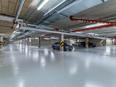 Pronájem garážového stání 15 m²