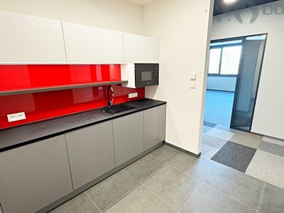 Pronájem kanceláře 210 m²
