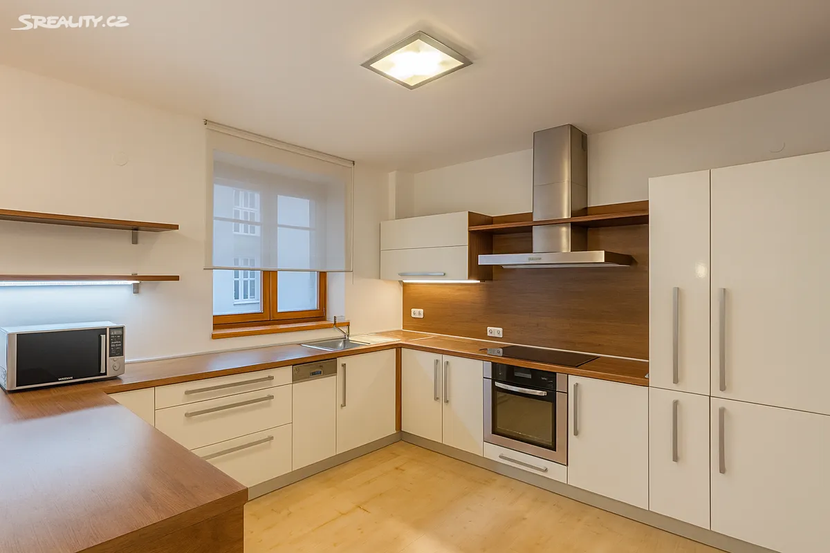 Pronájem bytu 3+kk 121 m², Praha