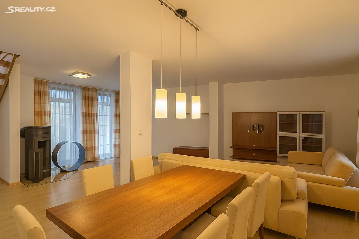 Pronájem bytu 3+kk 121 m² – pohled 3
