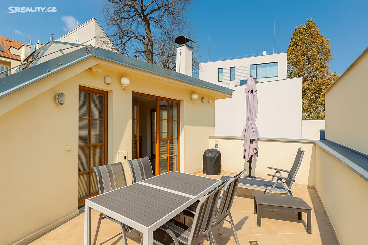Pronájem bytu 3+kk 121 m² – pohled 5