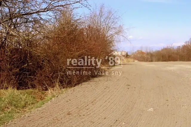 Prodej komerčního pozemku 21161 m², Roudnice nad Labem – náhled fotky 1