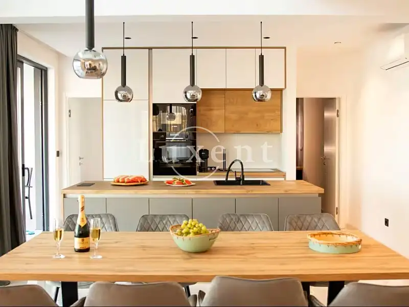 Prodej rodinného domu 320 m², pozemek 590 m², Trogir – náhled fotky 2
