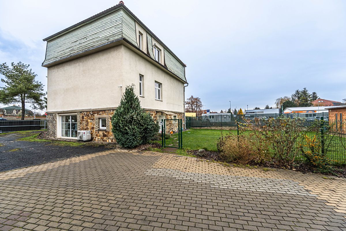 Prodej vily 220 m², pozemek 753 m² – fotografie 5