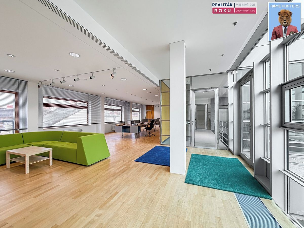 Pronájem kanceláře 141 m² – fotografie 3