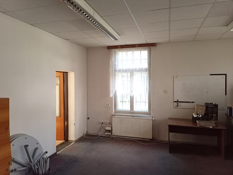 Комерційне приміщення на продаж, 680 м² (7 з 32)