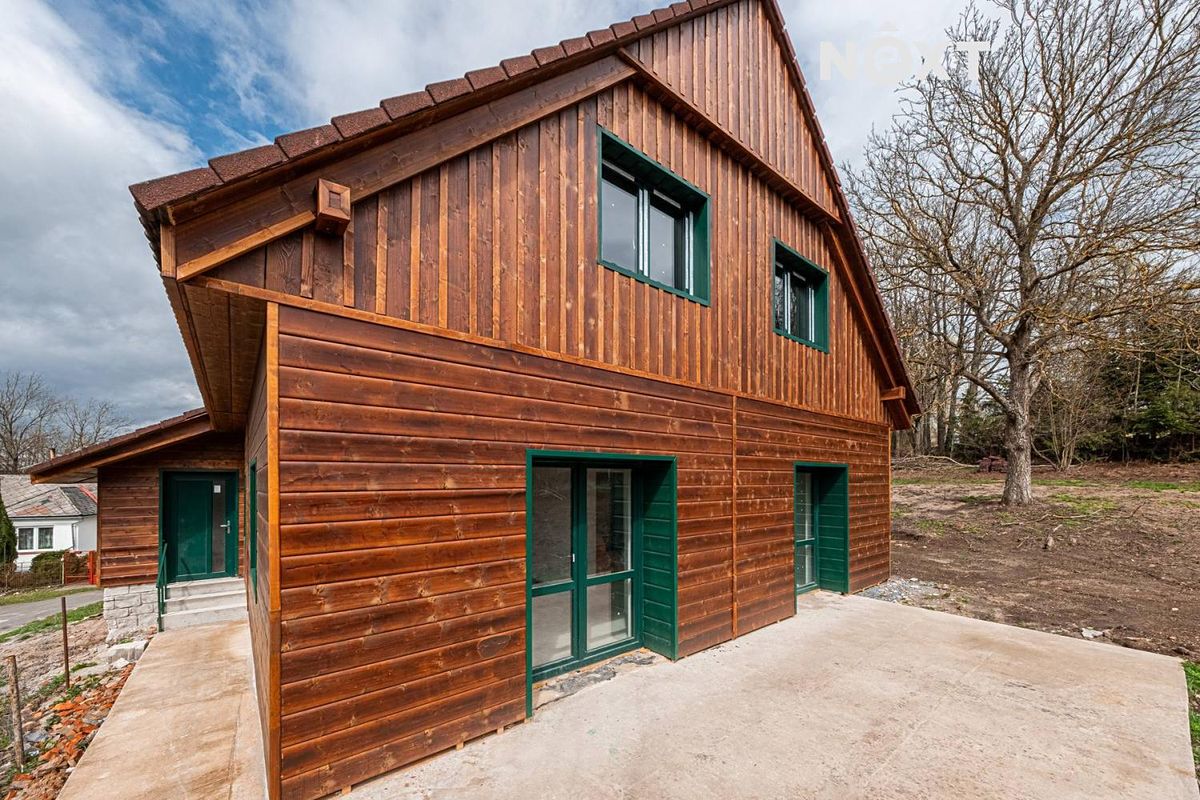 Prodej rodinného domu 187 m², pozemek 1184 m² – fotografie 2