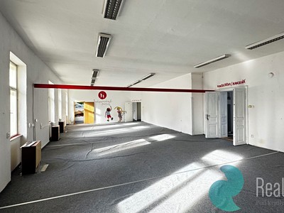 Комерційне приміщення в оренду, 150 м² (2 з 6)