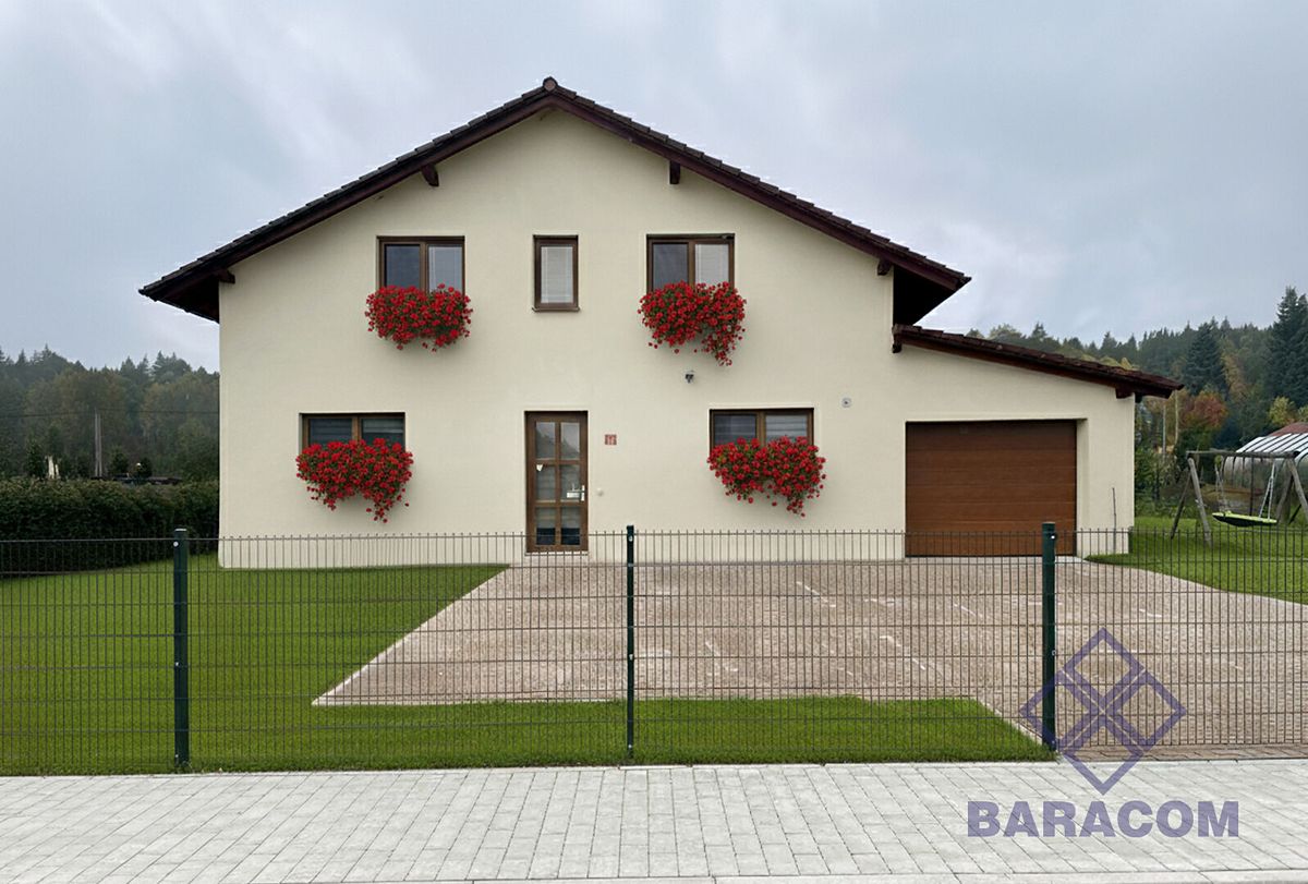 Prodej rodinného domu 195 m², pozemek 1177 m²