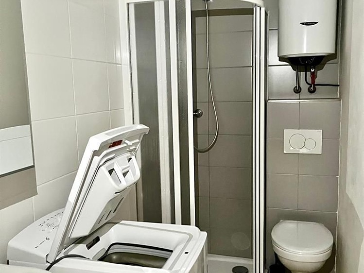 Квартира 1+kk в оренду, 26 м² (7 з 14)