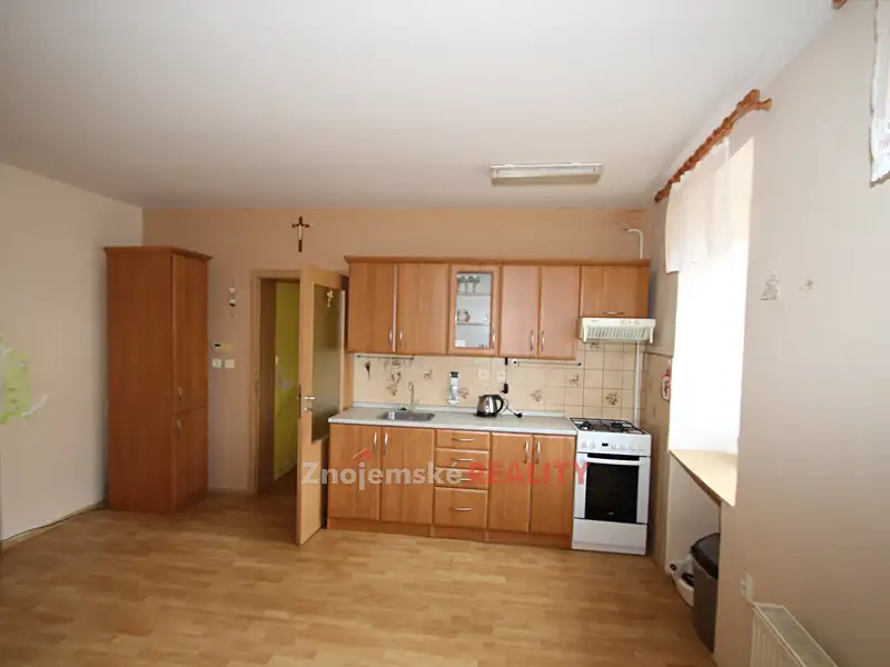 Prodej rodinného domu 130 m², pozemek 560 m², Znojmo – náhled fotky 2