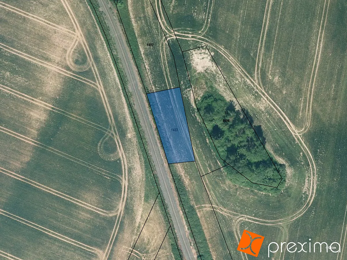 Prodej pole 883 m²