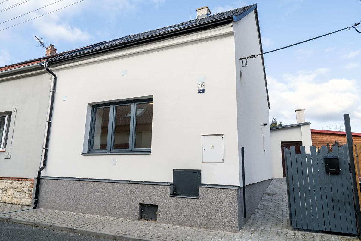 Prodej rodinného domu 98 m², pozemek 124 m²