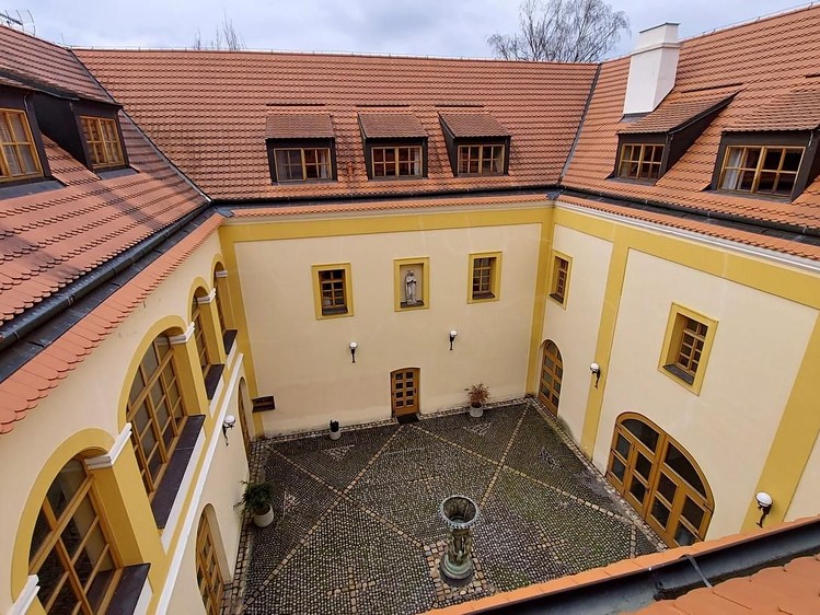 Будинок на продаж, 2 500 м² (1 з 30)