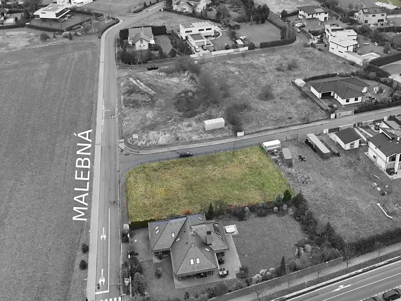 Prodej stavebního pozemku 1354 m², Jesenice – náhled fotky 1