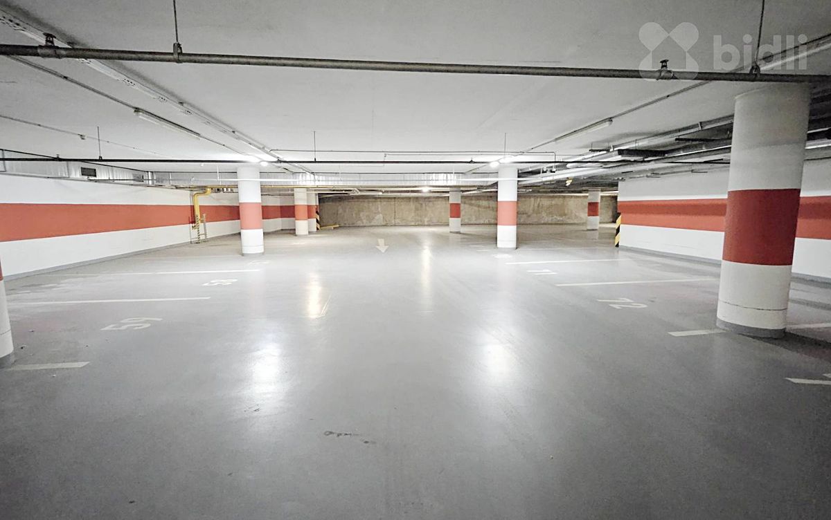 Pronájem garážového stání 14 m² – fotografie 2