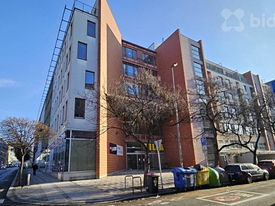 Pronájem garážového stání 14 m²