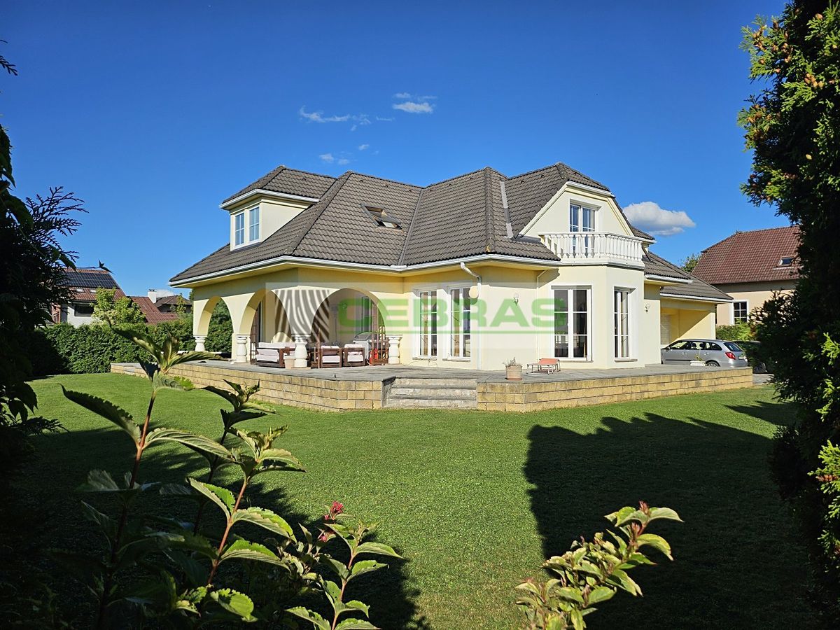 Prodej vily 500 m², pozemek 1734 m² – fotografie 4