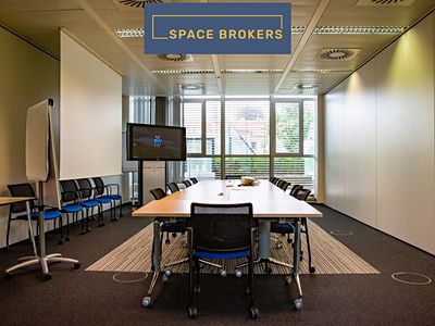 Pronájem kanceláře 305 m²