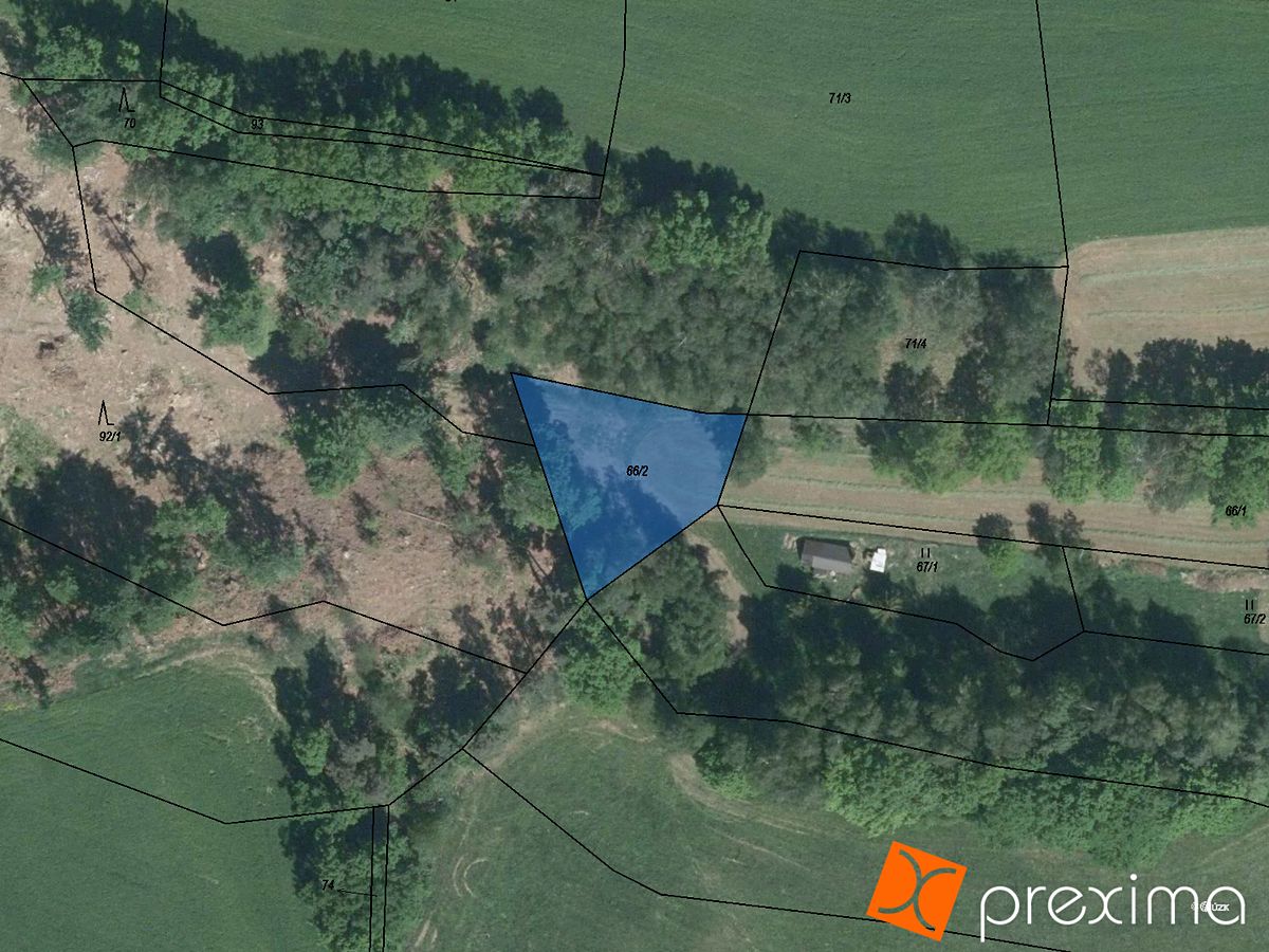Prodej pole 886 m²