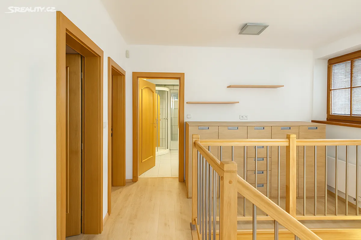 Pronájem bytu 3+kk 121 m² – další