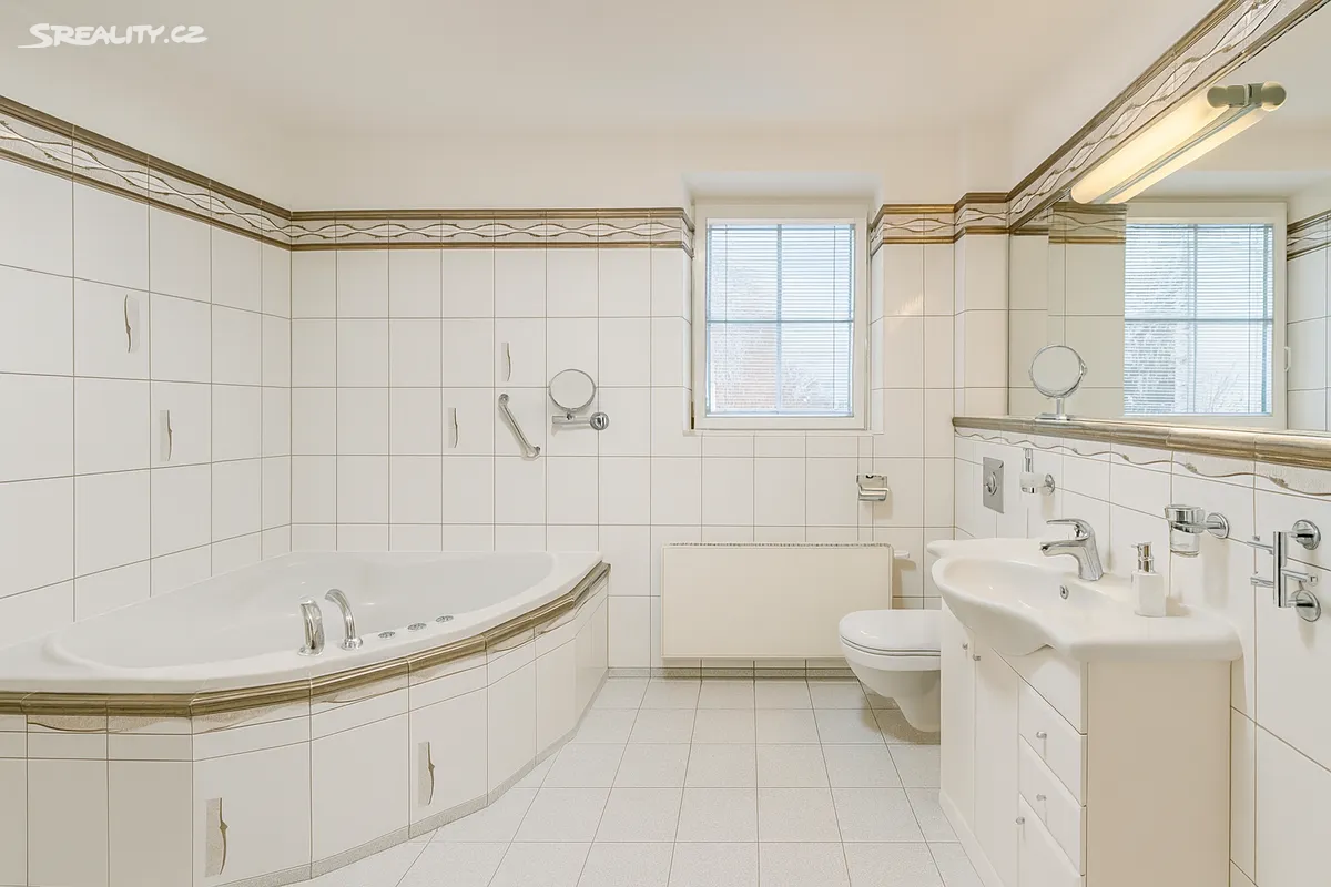 Pronájem bytu 3+kk 121 m² – pohled 6
