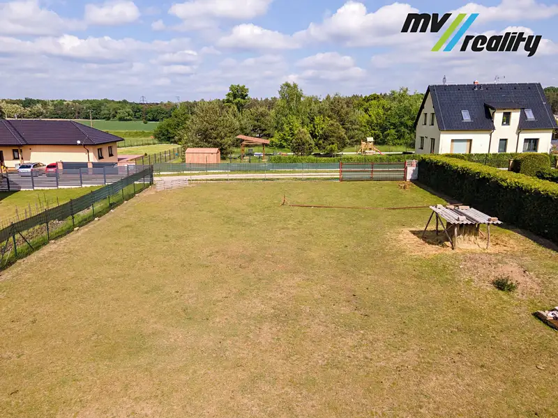 Prodej stavebního pozemku 870 m², Sojovice – náhled fotky 2