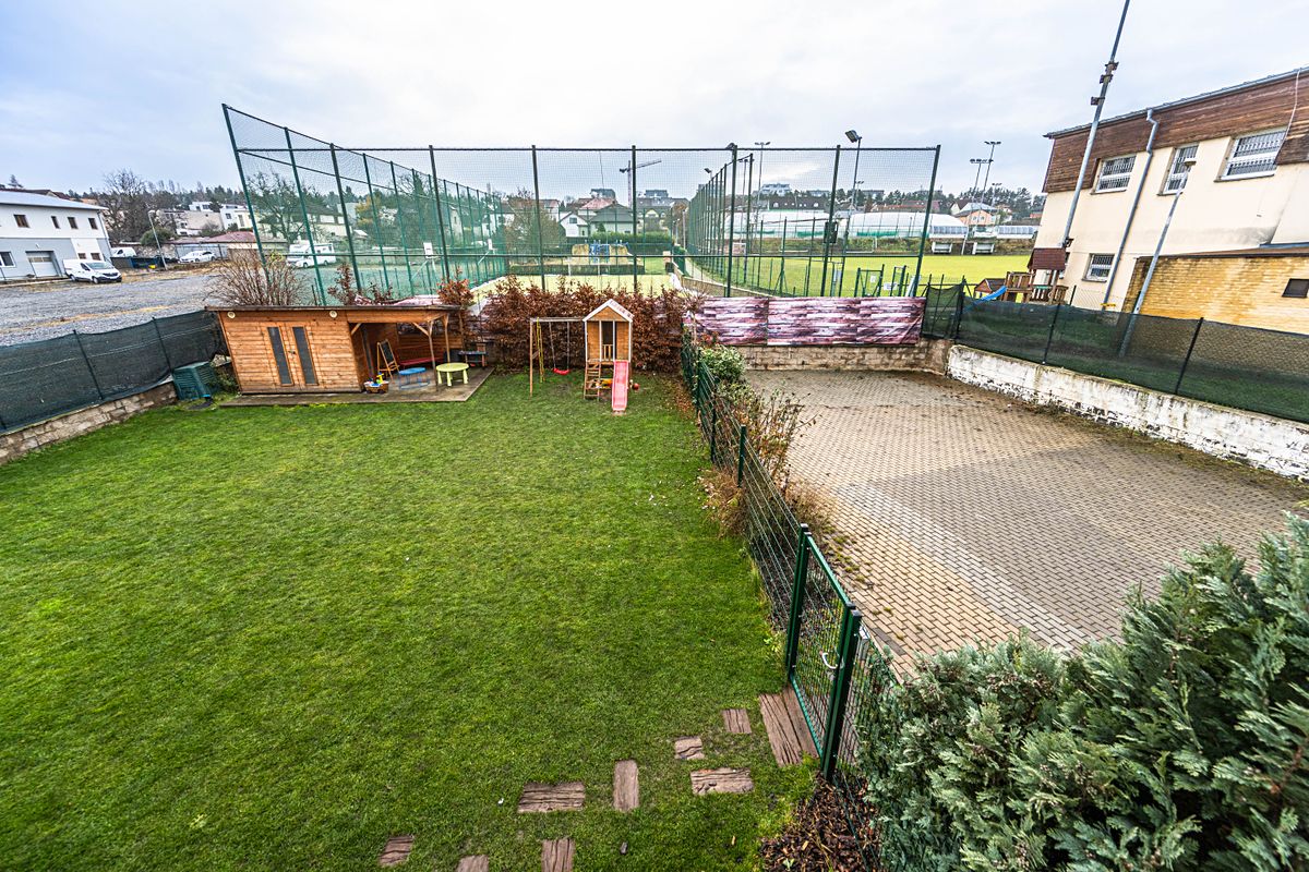 Prodej vily 220 m², pozemek 753 m² – fotografie 3