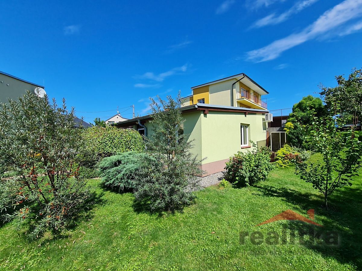 Prodej rodinného domu 334 m², pozemek 533 m² – fotografie 5