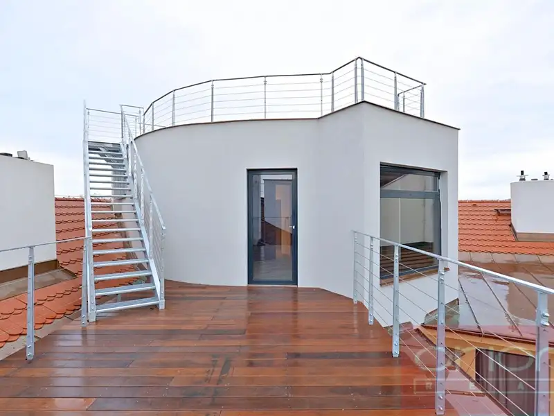 Pronájem bytu 2+kk 60 m², Praha – náhled fotky 1