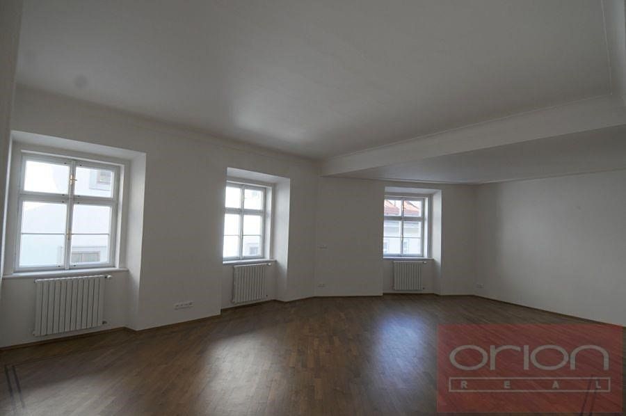 Pronájem bytu 4+1 170 m² – fotografie 2