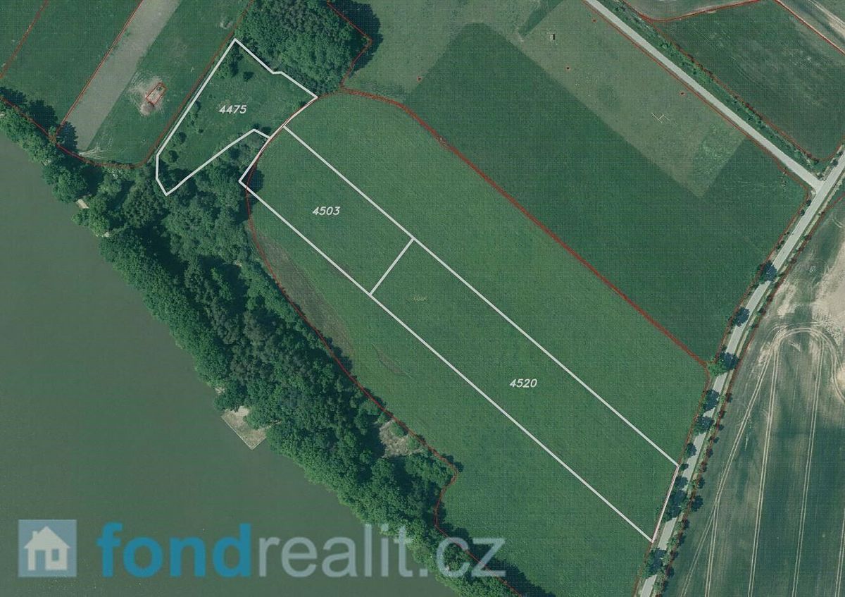 Prodej pole 77070 m²