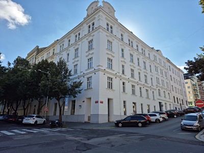 Pronájem kanceláře 260 m²